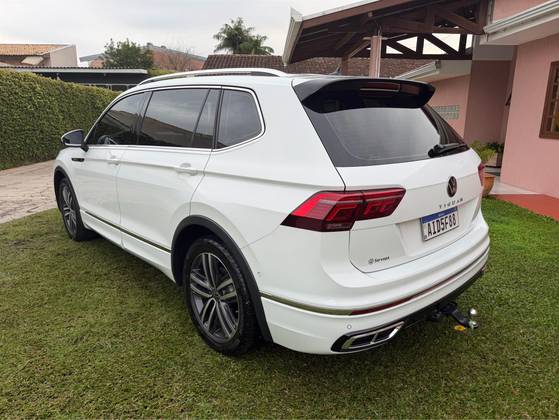 VOLKSWAGEN TIGUAN 2.0 300 TSI GASOLINA ALLSPACE R-LINE AUTOMÁTICO VOLKSWAGEN TIGUAN 2.0 300 TSI GASOLINA ALLSPACE R-LINE AUTOMÁTICO